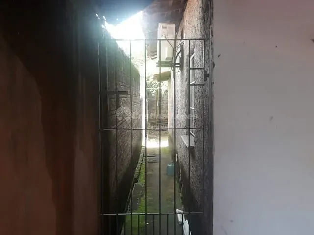 Casa com 300m² 2 quartos e 1 banheiro, à venda, no bairro Vale Quem Tem em Teresina
