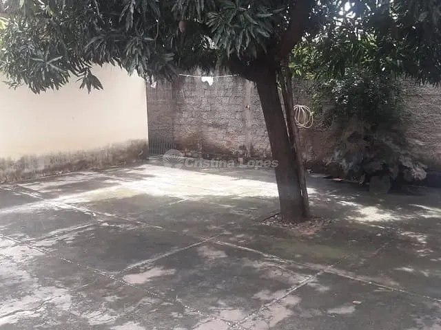 Casa com 300m² 2 quartos e 1 banheiro, à venda, no bairro Vale Quem Tem em Teresina