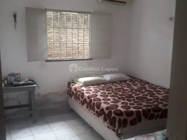 Casa com 300m² 2 quartos e 1 banheiro, à venda, no bairro Vale Quem Tem em Teresina