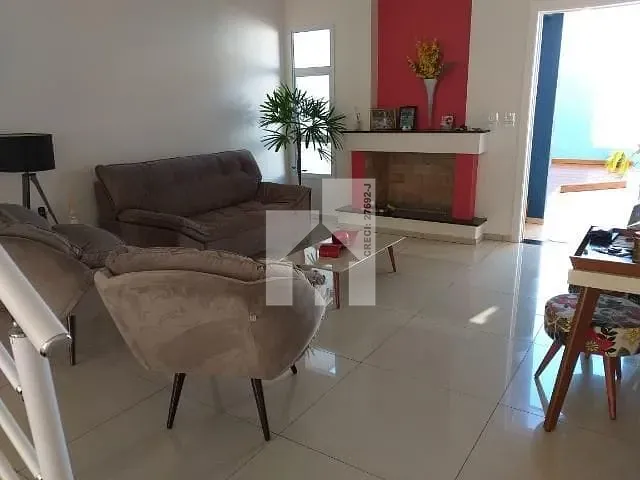 Casa com 344m² 3 quartos e 2 banheiros, à venda, no bairro Jardim Colônia em Jundiaí