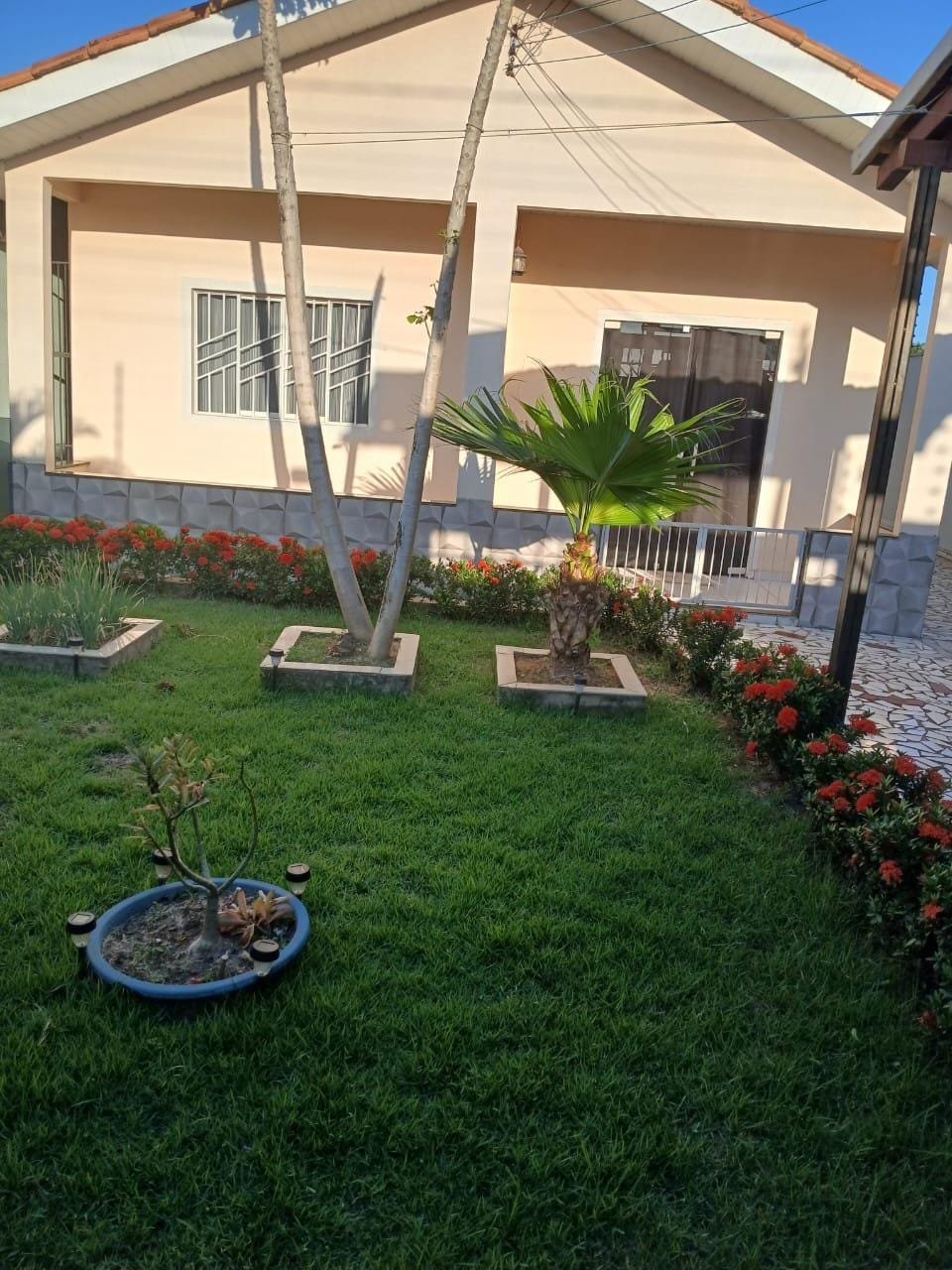 Casa à venda com 3 quartos, 80m² - Foto 2