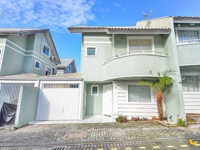 Casa 3 quartos e 5 banheiros, à venda, no bairro Alto Boqueirão em Curitiba