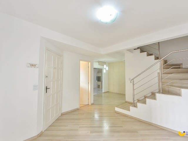 Casa 3 quartos e 5 banheiros, à venda, no bairro Alto Boqueirão em Curitiba