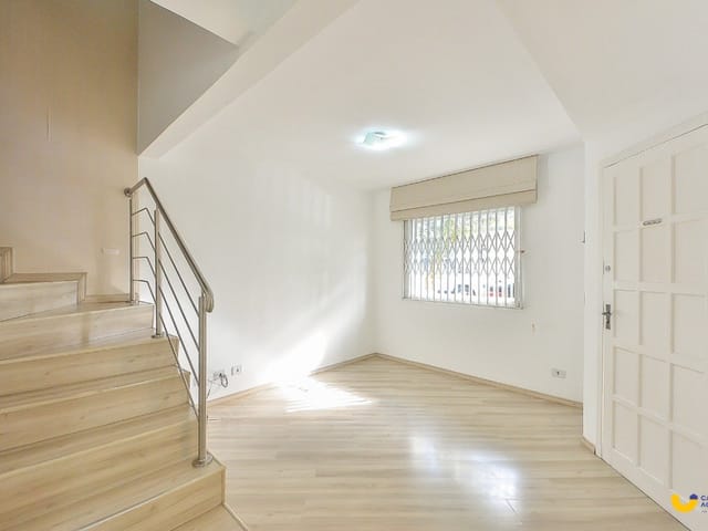 Casa 3 quartos e 5 banheiros, à venda, no bairro Alto Boqueirão em Curitiba