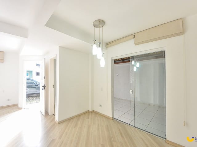 Casa 3 quartos e 5 banheiros, à venda, no bairro Alto Boqueirão em Curitiba