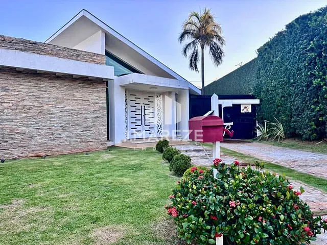 Casa 3 quartos e 4 banheiros, à venda, no bairro Condomínio Portal do Lago em Apucarana