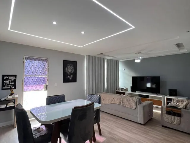Casa com 360m² 2 quartos e 2 banheiros, à venda, no bairro Vila Valqueire em Rio de Janeiro