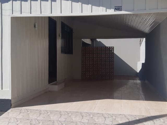 Casa com 150m² 3 quartos e 1 banheiro, para alugar, no bairro Centro em Cambé