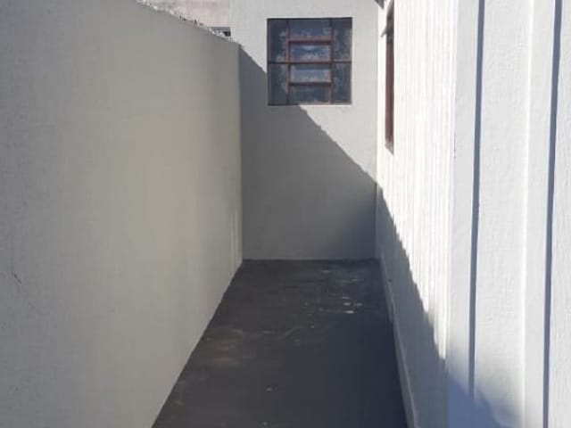 Casa com 150m² 3 quartos e 1 banheiro, para alugar, no bairro Centro em Cambé