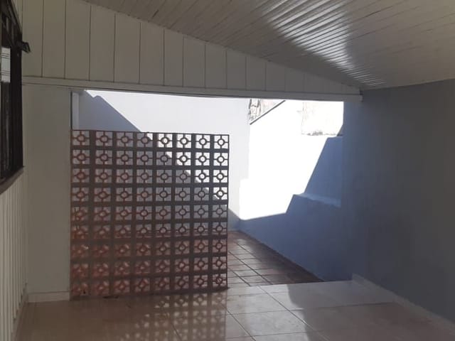 Casa com 150m² 3 quartos e 1 banheiro, para alugar, no bairro Centro em Cambé