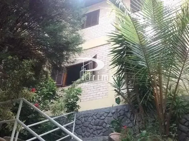 Casa com 758m² 4 quartos e 5 banheiros, à venda, no bairro Itaipu em Niterói