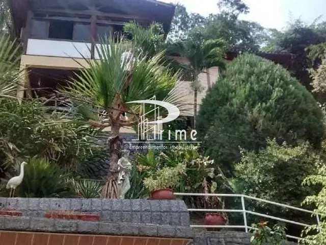 Casa com 758m² 4 quartos e 5 banheiros, à venda, no bairro Itaipu em Niterói