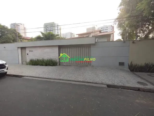 Casa com 500m² 4 quartos e 4 banheiros, para alugar, no bairro Jóquei em Teresina