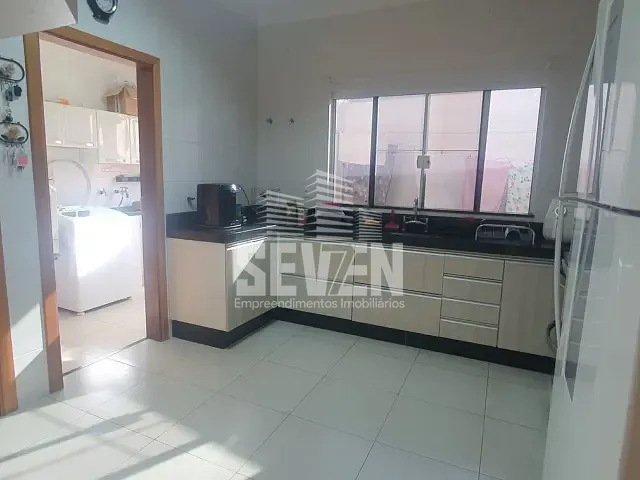 Casa com 285m² 3 quartos e 2 banheiros, à venda, no bairro Vila Rocha em Bauru