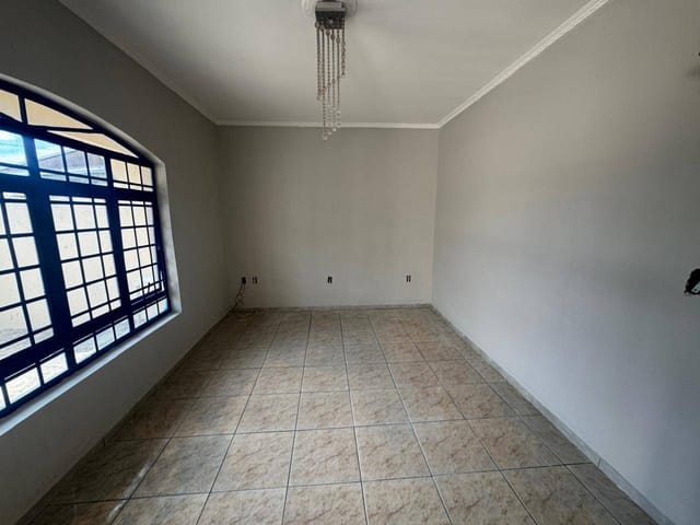 Casa com 250m² 3 quartos e 3 banheiros, à venda, no bairro Jardim Novo Maracanã em Campinas