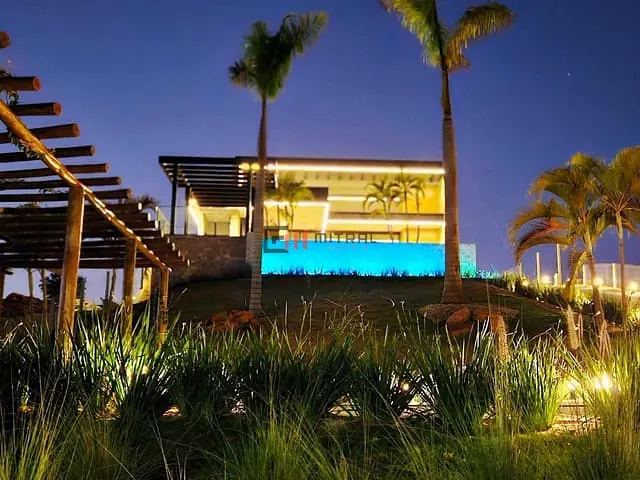 Casa com 1500m² 3 quartos e 5 banheiros, para alugar, no bairro . em Sertanópolis