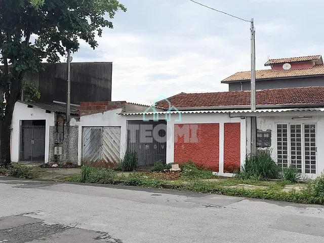 Casa com 270m² 2 quartos e 1 banheiro, à venda, no bairro Jardim das Bandeiras em Taubaté