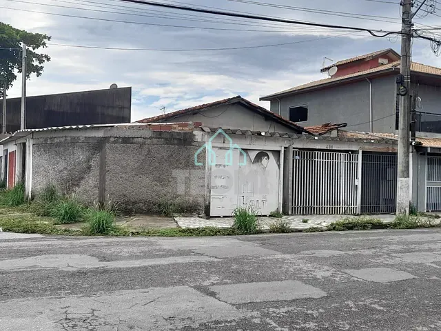 Casa com 270m² 2 quartos e 1 banheiro, à venda, no bairro Jardim das Bandeiras em Taubaté