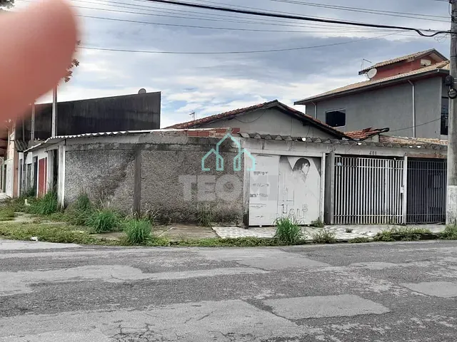 Casa com 270m² 2 quartos e 1 banheiro, à venda, no bairro Jardim das Bandeiras em Taubaté