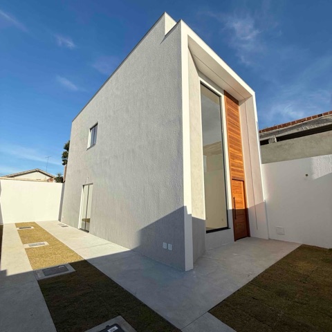 Casa com 160m² 2 quartos e 2 banheiros, à venda, no bairro Guriri em Cabo Frio