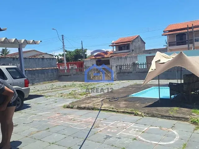 Casa com 335m² 2 quartos e 2 banheiros, à venda, no bairro Pontal de Santa Marina em Caraguatatuba