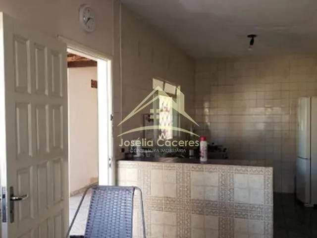 Casa com 139m² 4 quartos e 2 banheiros, à venda, no bairro Jardim Universitário em Cuiabá