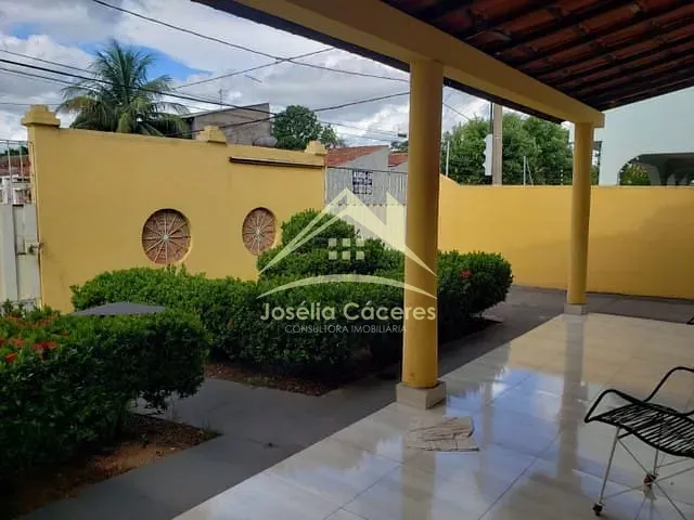 Casa com 139m² 4 quartos e 2 banheiros, à venda, no bairro Jardim Universitário em Cuiabá
