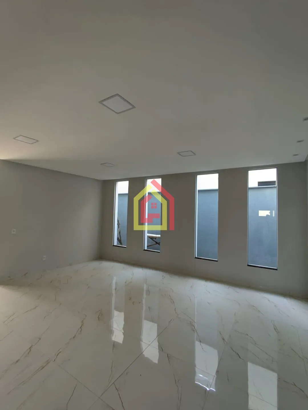 Casa à venda com 3 quartos, 1 suíte, 2 vagas e 185m² no Nova Marabá, Marabá (PA) — foto 4 de 13