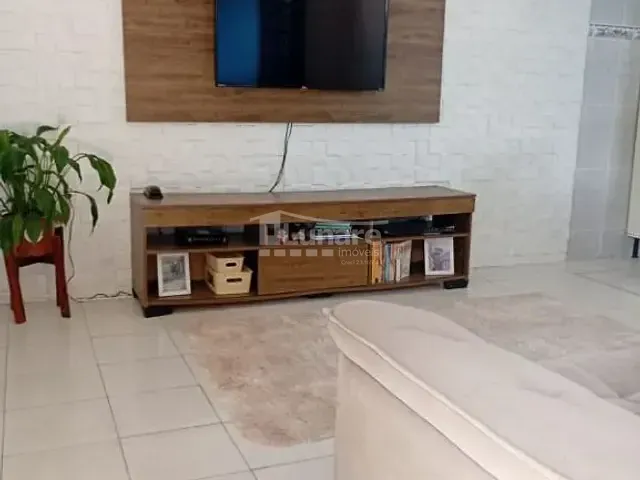 Casa com 415m² 2 quartos e 1 banheiro, à venda, no bairro Jardim Layr em Mogi das Cruzes