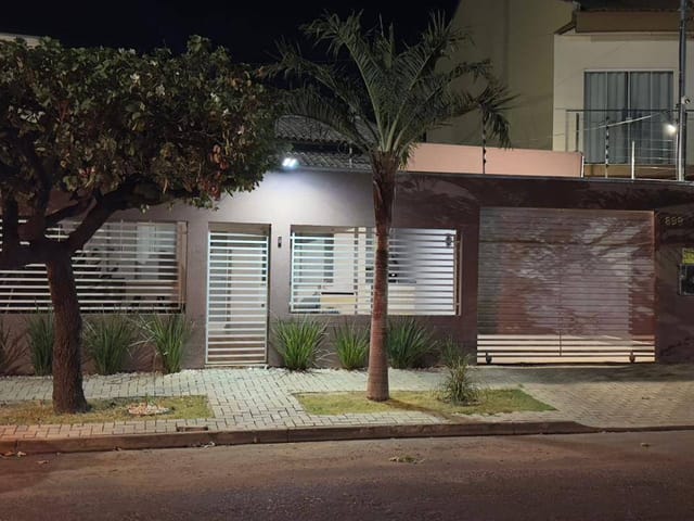 Casa com 200m² 3 quartos e 2 banheiros, à venda, no bairro Residencial Delta em Sinop