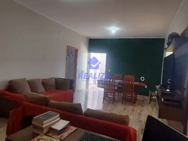 Casa com 250m² 2 quartos e 1 banheiro, à venda, no bairro Jardim Cambuí em Botucatu