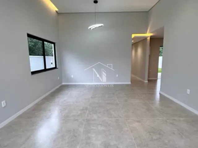 Casa com 380m² 3 quartos e 2 banheiros, à venda, no bairro Ubatiba em Maricá