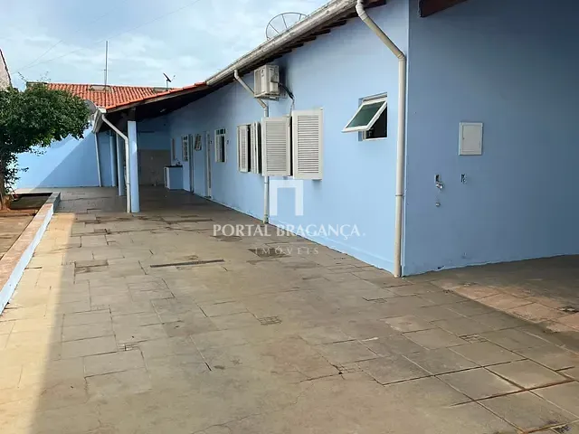 Casa com 257m² 3 quartos e 2 banheiros, à venda, no bairro Jardim Novo Mundo em Bragança Paulista
