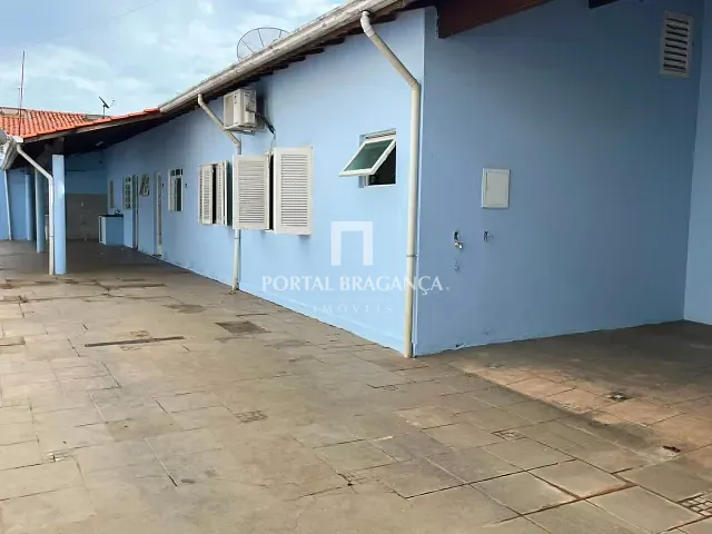 Casa com 257m² 3 quartos e 2 banheiros, à venda, no bairro Jardim Novo Mundo em Bragança Paulista