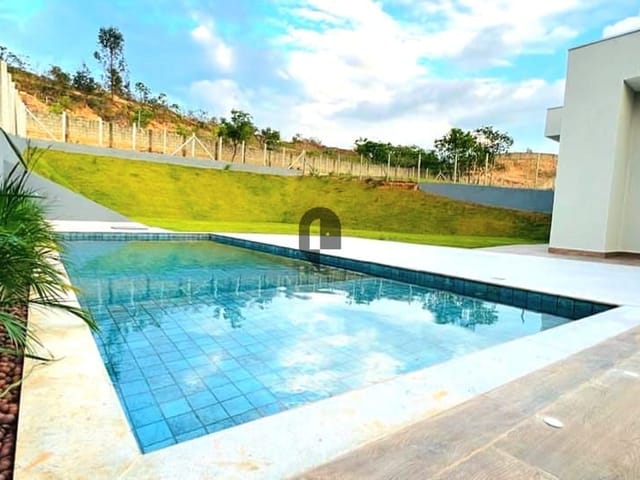 Casa com 320m² 4 quartos e 3 banheiros, à venda, no bairro Joá em Não informado