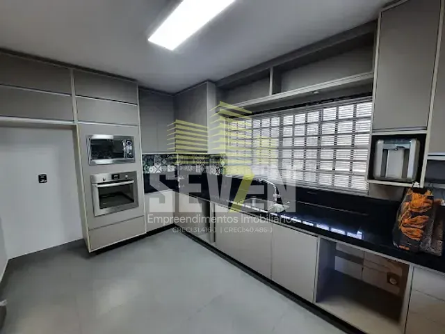 Casa com 200m² 2 quartos e 4 banheiros, à venda, no bairro Núcleo Residencial Presidente Geisel em Bauru