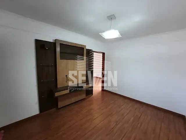 Casa com 200m² 2 quartos e 4 banheiros, à venda, no bairro Núcleo Residencial Presidente Geisel em Bauru