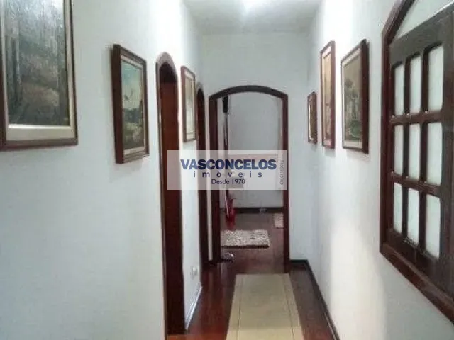 Casa com 700m² 3 quartos e 4 banheiros, à venda, no bairro Jardim das Colinas em São José dos Campos