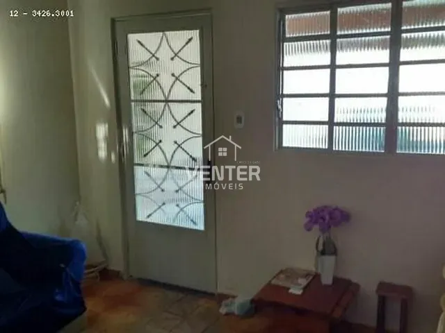 Casa com 150m² 5 quartos e 3 banheiros, à venda, no bairro Jardim Califórnia em Taubaté