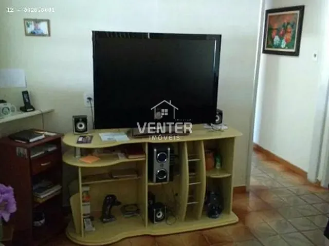 Casa com 150m² 5 quartos e 3 banheiros, à venda, no bairro Jardim Califórnia em Taubaté