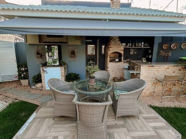 Casa com 300m² 3 quartos e 3 banheiros, à venda, no bairro Lagoa em Macaé