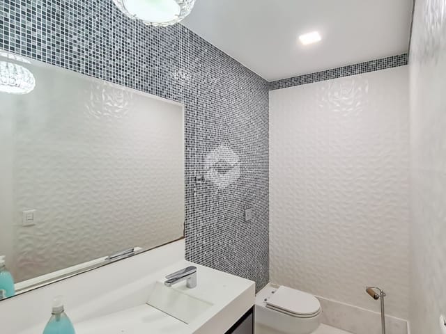 Casa com 1350m² 5 quartos e 9 banheiros, à venda, no bairro Barra da Tijuca em Rio de Janeiro