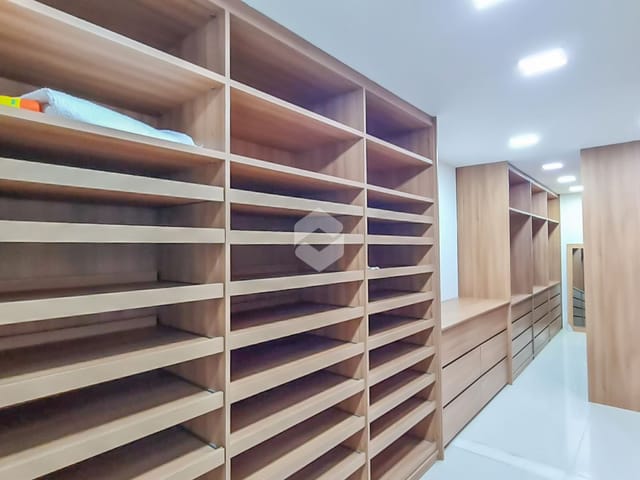 Casa com 1350m² 5 quartos e 9 banheiros, à venda, no bairro Barra da Tijuca em Rio de Janeiro