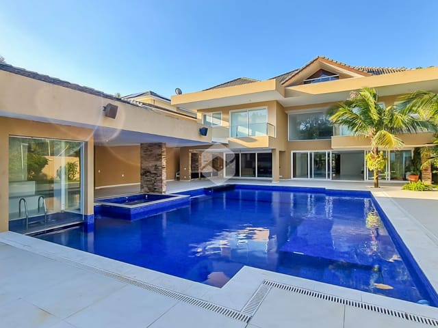 Casa com 1350m² 5 quartos e 9 banheiros, à venda, no bairro Barra da Tijuca em Rio de Janeiro