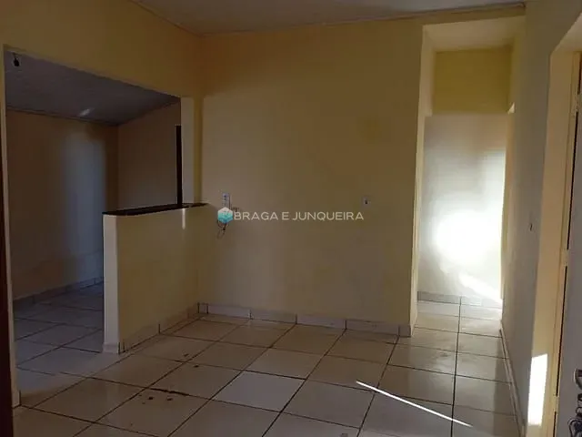 Casa 2 quartos e 1 banheiro, para alugar, no bairro Jardim Habitacional Divino Sebastião Moreira em Ipiguá
