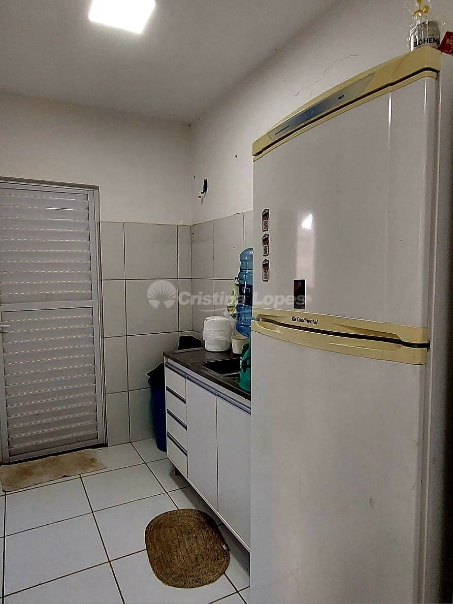 Casa à venda com 2 quartos, 61m² - Foto 3