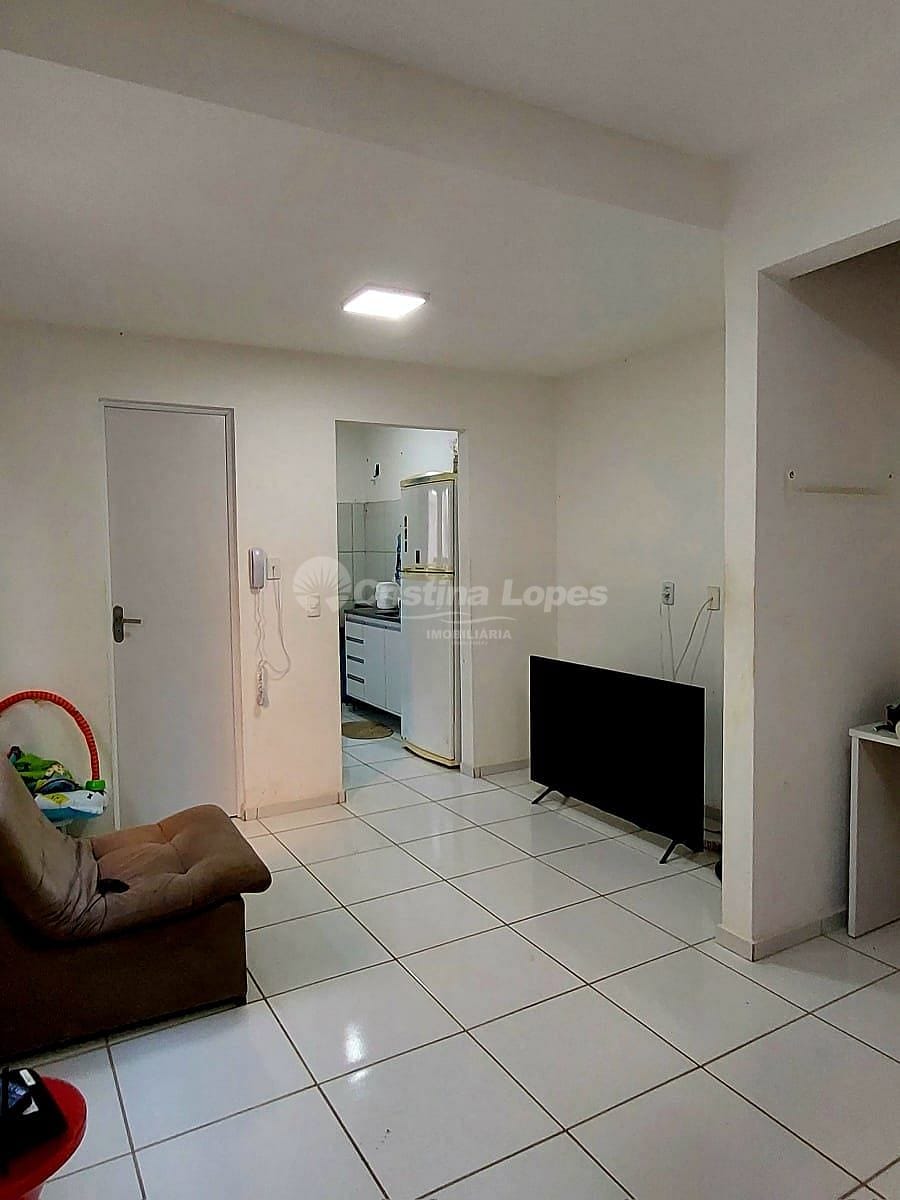 Casa à venda com 2 quartos, 61m² - Foto 2