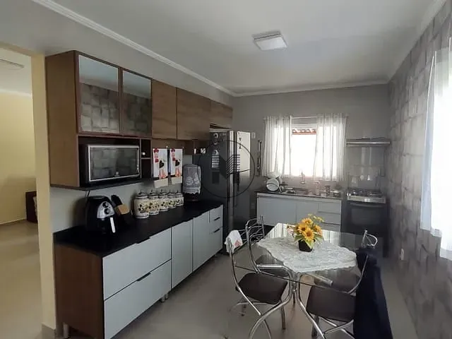 Casa com 286m² 2 quartos e 3 banheiros, à venda, no bairro Residencial Coopemi I em Guaratinguetá