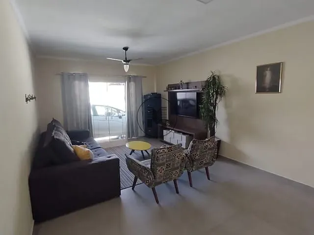 Casa com 286m² 2 quartos e 3 banheiros, à venda, no bairro Residencial Coopemi I em Guaratinguetá