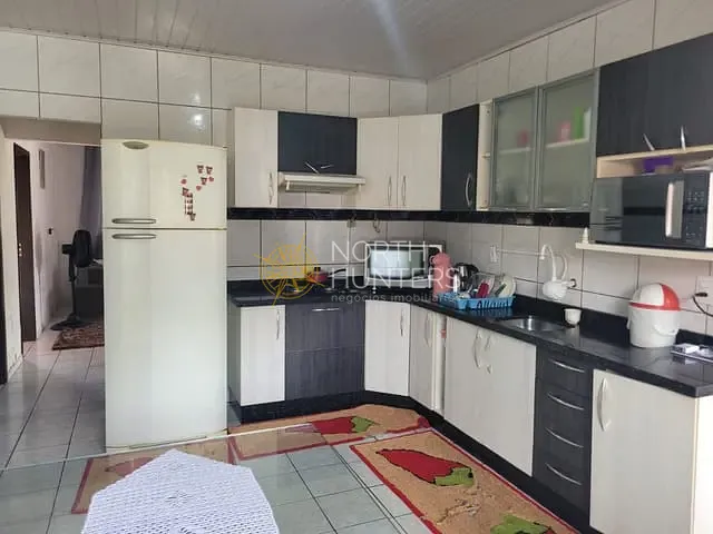 Casa com 360m² 3 quartos e 2 banheiros, à venda, no bairro Iririú em Joinville